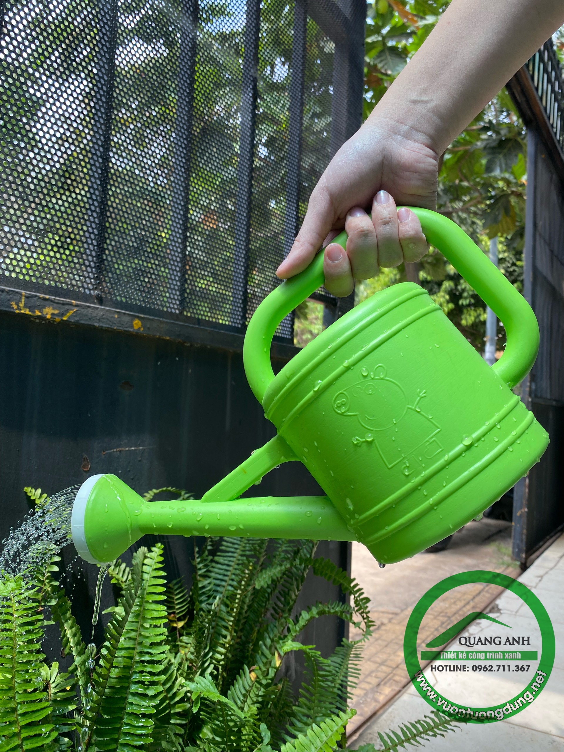 Bình tưới cây vòi sen 2L nhựa dẻo - 3 màu đỏ, xanh lá, xanh dương Bình tưới cây vòi sen 2L nhựa dẻo - 3 màu đỏ, xanh lá, xanh dương