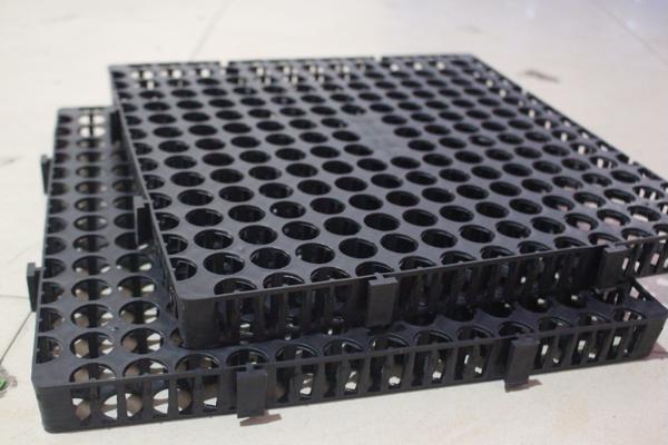 Vỉ thoát nước 333 x 333 x 30 mm Quang Anh Vỉ thoát nước 333 x 333 x 30 mm Quang Anh